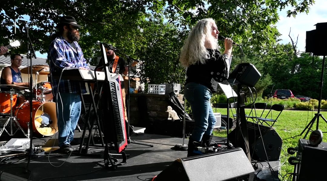 Donna Rose Moxness Lawson with the Wayward Souls at Trail Fest 2022